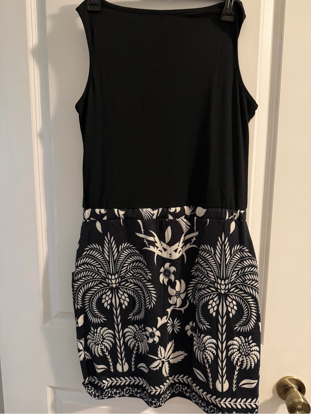 SHEIN Black & White Sleeveless Midi Dress with Tropical Print